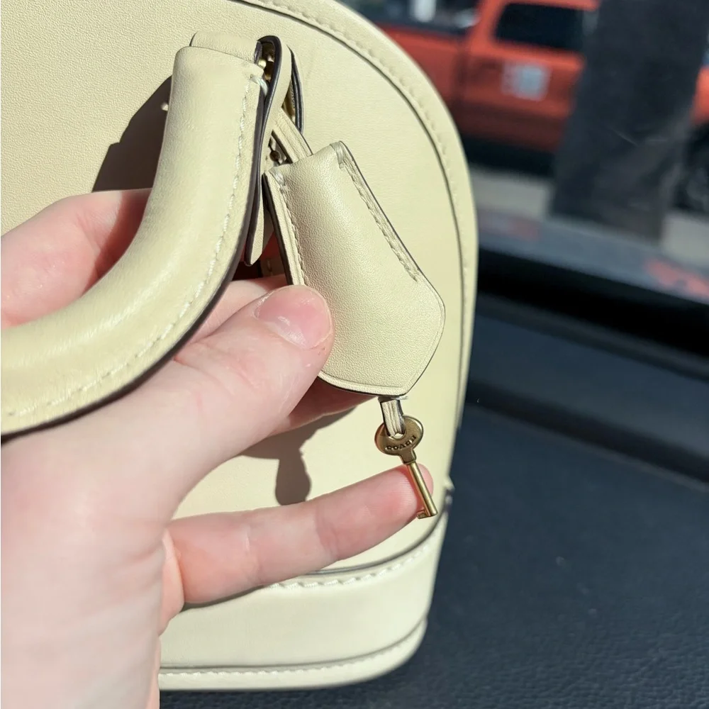 Coach Revel 24 Chalk White Color - Picture 4 of 12